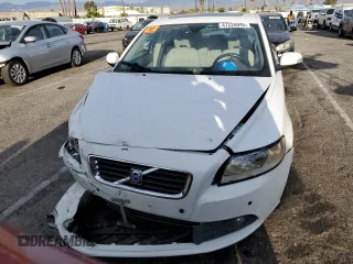 2009 Volvo S40 2.4L with VIN YV1MS390692447380, listed as a Copart auction lot 47226095 with 68,439 mi miles and Salvage Title. Bid and sale history available at carsss.com. Image 5.