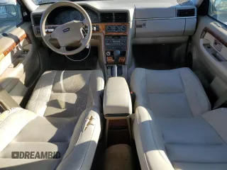 1995 Volvo 960 z VIN YV1KS9610S1074212, wystawiony jako Copart lot #42237655 z przebiegiem 102 627 mil mil oraz Tytuł czysty. Historia ofert i sprzedaży dostępna na DreamBid. Obrazek 8.