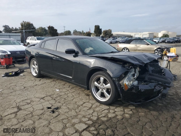 2013 Dodge Charger SXT Plus with VIN 2C3CDXHG8DH603344, listed as a Copart auction lot 44656465 with 121,322 mi miles and Salvage Title. Bid and sale history available at carsss.com. Image 4.