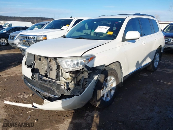 2013 Toyota Highlander with VIN 5TDZK3EH7DS127199, listed as a IAAI auction lot 41659716 with 169,873 mi miles. Bid and sale history available at carsss.com. Image 18.