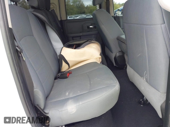 2018 Ram 1500 SLT z VIN 1C6RR6GG7JS303941, wystawiony jako IAAI lot #41942236 z przebiegiem 142 098 mil mil oraz . Historia ofert i sprzedaży dostępna na DreamBid. Obrazek 8.