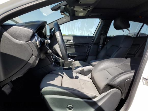 2019 Mercedes-Benz GLA 250 z VIN WDCTG4EB5KJ550733, wystawiony jako Copart lot #52731025 z przebiegiem 34 058 mil mil oraz Szkoda całkowita • Salvage title. Historia ofert i sprzedaży dostępna na DreamBid. Obrazek 7.
