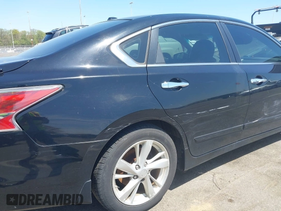 2015 Nissan Altima 2.5 SV with VIN 1N4AL3AP2FC488521, listed as a IAAI auction lot 42156706 with 172,687 mi miles. Bid and sale history available at carsss.com. Image 13.