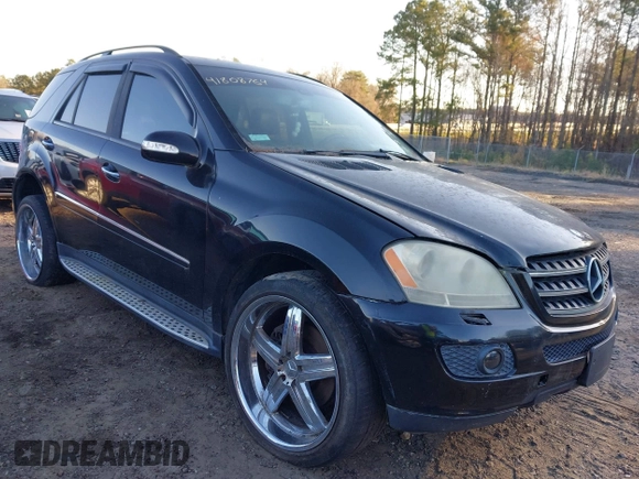 2008 Mercedes-Benz M 550 with VIN 4JGBB72E98A419096, listed as a IAAI auction lot 41808764 with 186,038 mi miles and . Bid and sale history available at carsss.com. Image 1.
