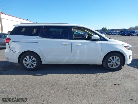 2015 Kia Sedona LX with VIN KNDMB5C1XF6075498, listed as a IAAI auction lot 41568062 with 67,601 mi miles. Bid and sale history available at carsss.com. Image 12.