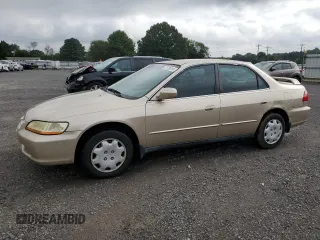 2000 Honda Accord LX z VIN JHMCG5542YC040221, wystawiony jako Copart lot #72728414 z przebiegiem 181 932 mil mil oraz Szkoda całkowita • Salvage title. Historia ofert i sprzedaży dostępna na DreamBid. Obrazek 1.