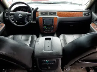 2008 Chevrolet Suburban LTZ with VIN 1GNFK16308J107400, listed as a Copart auction lot 61567295 with 272,454 mi miles and Salvage title. Bid and sale history available at DreamBid. Image 8.
