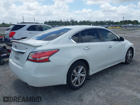 2015 Nissan Altima S with VIN 1N4AL3APXFN863236, listed as a IAAI auction lot 41950365 with 174,492 mi miles and . Bid and sale history available at DreamBid. Image 4.