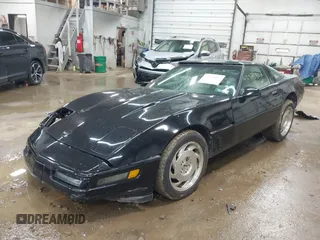 1996 Chevrolet Corvette z VIN 1G1YY2259T5106592, wystawiony jako IAAI lot #42375807 z przebiegiem 69 467 mil mil oraz . Historia ofert i sprzedaży dostępna na DreamBid. Obrazek 17.