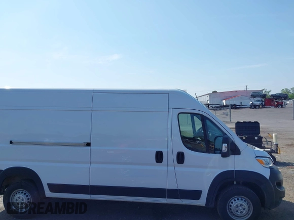 2025 Ram ProMaster Cargo Tradesman with VIN 3C6LRVDG6SE504125, listed as a IAAI auction lot 42158811 with 20,721 mi miles and . Bid and sale history available at DreamBid. Image 13.