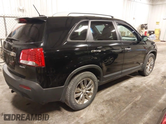 2011 Kia Sorento EX with VIN 5XYKUDA26BG079014, listed as a IAAI auction lot 41636083 with 137,957 mi miles. Bid and sale history available at carsss.com. Image 4.