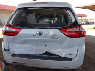 2017 Toyota Sienna LE Auto Access Seat with VIN 5TDKZ3DC5HS820717, listed as a IAAI auction lot 41884712 with 42,592 mi miles. Bid and sale history available at carsss.com. Image 16.