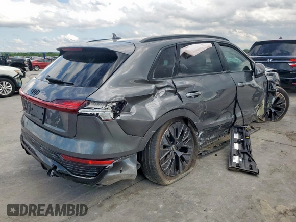2024 Audi Q8 e-tron z VIN WA16AAGE5RB048734, wystawiony jako Copart lot #54393075 z przebiegiem Nie podano mil oraz Szkoda całkowita • Salvage title. Historia ofert i sprzedaży dostępna na DreamBid. Obrazek 3.