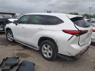 2022 Toyota Highlander L with VIN 5TDCZRAH0NS553876, listed as a IAAI auction lot 42174676 with 49,303 mi miles and . Bid and sale history available at DreamBid. Image 3.