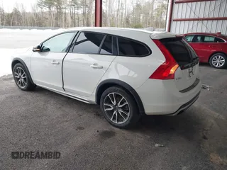 2016 Volvo V60 Cross Country T5 with VIN YV4612HK6G1003110, listed as a IAAI auction lot 41682878 with 1 mi miles. Bid and sale history available at carsss.com. Image 3.