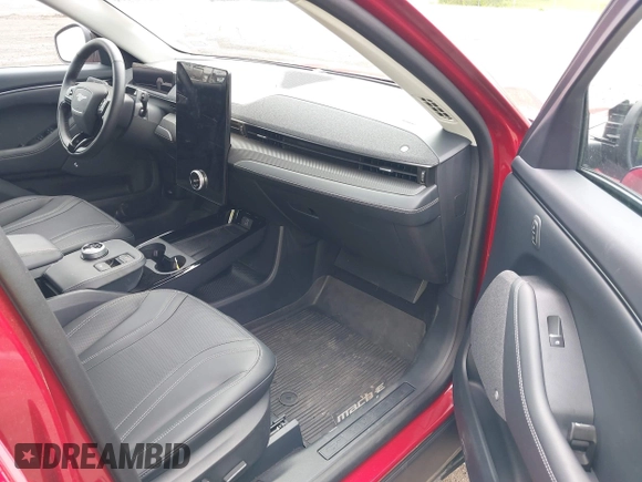 2024 Ford Mustang Mach-E Premium с VIN 3FMTK3SU7RMA32586, выставлен на аукционе IAAI как лот 42329356 с пробегом 5 090 миль миль и . История ставок и продаж доступна на DreamBid. Изображение 5.