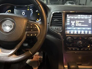 2018 Jeep Grand Cherokee High Altitude with VIN 1C4RJFCT2JC343728, listed as a Copart auction lot 49184755 with 142,754 mi miles and Clean Title. Bid and sale history available at carsss.com. Image 9.