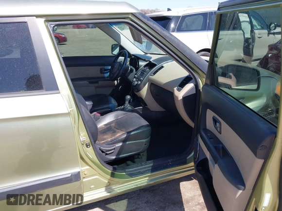2011 Kia Soul + with VIN KNDJT2A22B7330062, listed as a IAAI auction lot 41772382 with 170,000 mi miles. Bid and sale history available at carsss.com. Image 5.