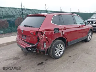 2019 Volkswagen Tiguan SE with VIN 3VV2B7AX3KM044275, listed as a IAAI auction lot 41555655 with 56,501 mi miles. Bid and sale history available at carsss.com. Image 6.