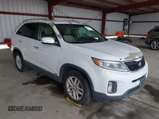 2015 Kia Sorento LX with VIN 5XYKTCA6XFG560437, listed as a IAAI auction lot 42009024 with 191,811 mi miles. Bid and sale history available at carsss.com. Image 1.