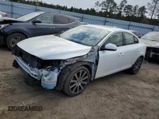 2015 Volvo S60 T6 Drive-E with VIN YV149MFK8F1345555, listed as a Copart auction lot 44394993 with 109,255 mi miles. Bid and sale history available at carsss.com. Image 1.