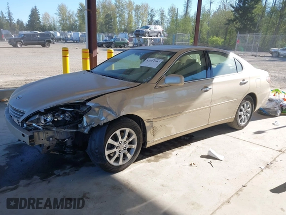 2004 Lexus ES 330 with VIN JTHBA30G340003869, listed as a IAAI auction lot 42024907 with 240,425 mi miles. Bid and sale history available at carsss.com. Image 18.