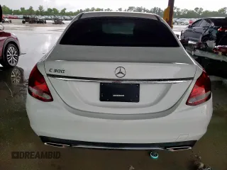 2017 Mercedes-Benz C 300 с VIN 55SWF4JB7HU222188, выставлен на аукционе Copart как лот 60906445 с пробегом 81 437 миль миль и Списание • Salvage title. История ставок и продаж доступна на DreamBid. Изображение 6.