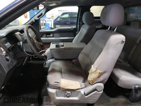 2013 Ford F-150 XL z VIN 1FTEX1EM5DFD12532, wystawiony jako Copart lot #49835985 z przebiegiem 165 904 mil mil oraz Czysty tytuł • Clean title. Historia ofert i sprzedaży dostępna na DreamBid. Obrazek 7.