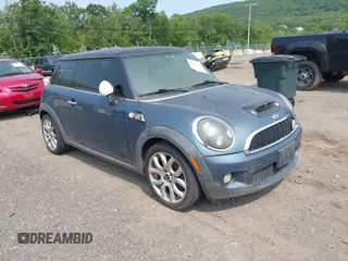 2010 MINI Hardtop S с VIN WMWMF7C54ATZ74321, выставлен на аукционе IAAI как лот 42409281 с пробегом 193 547 миль миль и . История ставок и продаж доступна на DreamBid. Изображение 1.