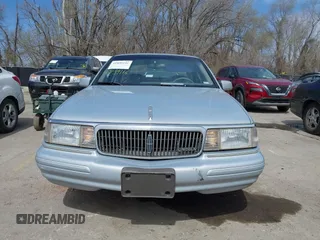 1994 Lincoln Continental with VIN 1LNLM9846RY605390, listed as a IAAI auction lot 41839116 with 100,151 mi miles and . Bid and sale history available at DreamBid. Image 6.