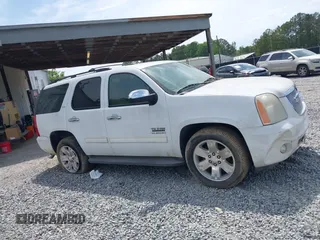 2011 GMC Yukon SLT with VIN 1GKS1CE0XBR156954, listed as a IAAI auction lot 42096120 with 288,142 mi miles. Bid and sale history available at carsss.com. Image 13.