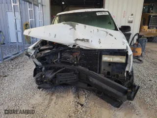 1998 Chevrolet Tahoe with VIN 3GNEK18R8WG147672, listed as a Copart auction lot 81992104 with 313,665 mi miles and Salvage Title. Bid and sale history available at carsss.com. Image 5.