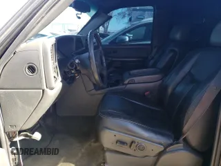 2003 Chevrolet Silverado SS z VIN 2GCEK19N131398509, wystawiony jako Copart lot #52505064 z przebiegiem Nie podano mil oraz Szkody całkowita. Historia ofert i sprzedaży dostępna na DreamBid. Obrazek 7.