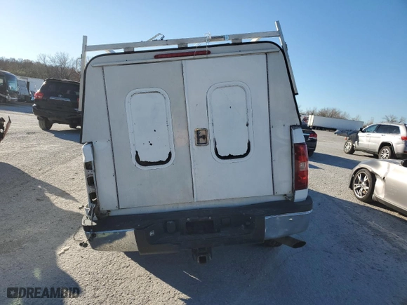 2007 Chevrolet Silverado 2500HD Work Truck with VIN 1GCHC29K97E560249, listed as a Copart auction lot 81969954 with 418,537 mi miles and Salvage Title. Bid and sale history available at carsss.com. Image 6.