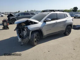 2018 Jeep Compass Latitude z VIN 3C4NJCBB5JT137135, wystawiony jako Copart lot #59592615 z przebiegiem 65 248 mil mil oraz Szkoda całkowita • Salvage title. Historia ofert i sprzedaży dostępna na DreamBid. Obrazek 1.