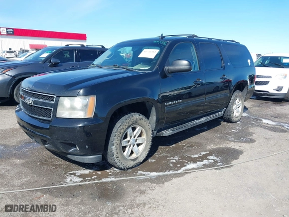 2010 Chevrolet Suburban LT with VIN 1GNUKJE35AR147956, listed as a IAAI auction lot 41722353 with 277,153 mi miles. Bid and sale history available at carsss.com. Image 17.