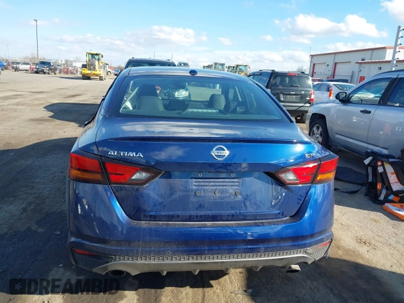 2021 Nissan Altima 2.5 SR with VIN 1N4BL4CV1MN326922, listed as a IAAI auction lot 40774995 with 60,244 mi miles. Bid and sale history available at carsss.com. Image 16.