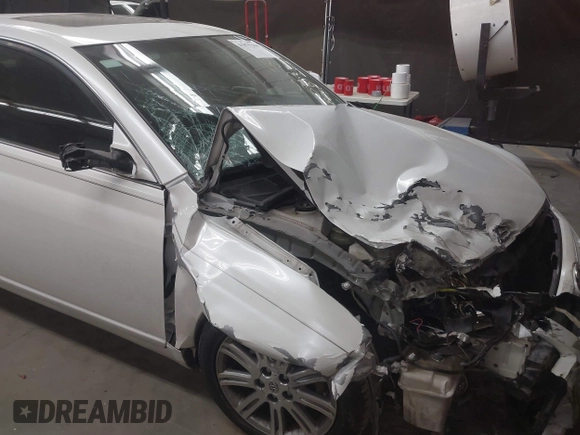 2005 Toyota Avalon XL with VIN 4T1BK36B55U013349, listed as a IAAI auction lot 41879384 with 185,821 mi miles and . Bid and sale history available at DreamBid. Image 6.