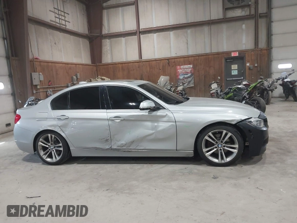 2018 BMW 3 Series 330i xDrive with VIN WBA8D9G50JNU66817, listed as a IAAI auction lot 41859913 with 44,990 mi miles. Bid and sale history available at carsss.com. Image 13.