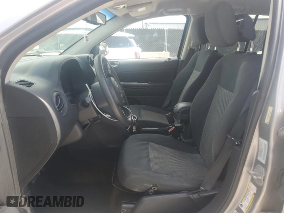 2016 Jeep Compass Sport с VIN 1C4NJCBA6GD561106, выставлен на аукционе Copart как лот 64444105 с пробегом 221 657 миль миль и Списание • Salvage title. История ставок и продаж доступна на DreamBid. Изображение 7.