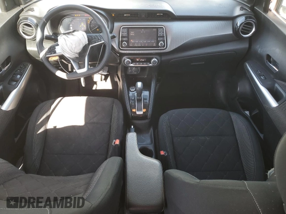 2020 Nissan Kicks SV z VIN 3N1CP5CV5LL545425, wystawiony jako Copart lot #52354285 z przebiegiem 52 245 mil mil oraz Szkoda całkowita • Salvage title. Historia ofert i sprzedaży dostępna na DreamBid. Obrazek 8.