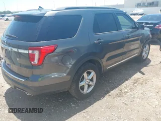 2018 Ford Explorer XLT with VIN 1FM5K7D81JGC40820, listed as a IAAI auction lot 42357205 with 95,036 mi miles and . Bid and sale history available at DreamBid. Image 4.