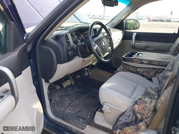 2007 Chevrolet Silverado 1500 LT w/1LT with VIN 2GCEK19J071715585, listed as a IAAI auction lot 41492009 with 265,174 mi miles. Bid and sale history available at carsss.com. Image 5.