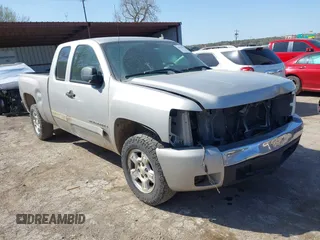 2007 Chevrolet Silverado 1500 LT w/2LT with VIN 2GCEC19J871599355, listed as a IAAI auction lot 41992581 with 261,925 mi miles. Bid and sale history available at carsss.com. Image 1.