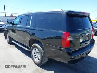 2018 Chevrolet Suburban LS z VIN 1GNSKGKC6JR150248, wystawiony jako IAAI lot #42219120 z przebiegiem 48 321 mil mil oraz . Historia ofert i sprzedaży dostępna na DreamBid. Obrazek 3.