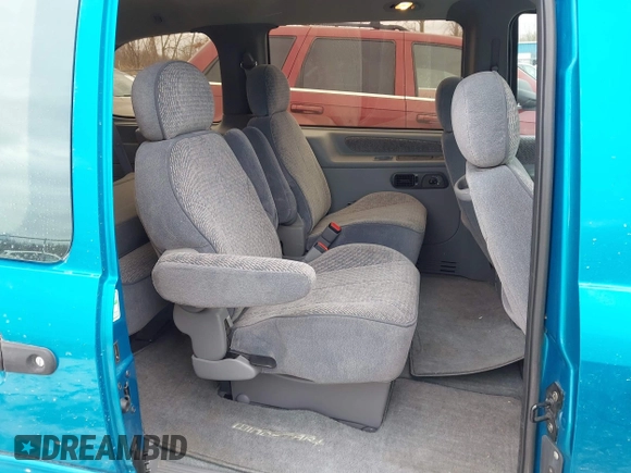 1995 Ford Windstar GL z VIN 2FMDA5149SBB44656, wystawiony jako IAAI lot #41727618 z przebiegiem 84 583 mil mil oraz . Historia ofert i sprzedaży dostępna na DreamBid. Obrazek 8.
