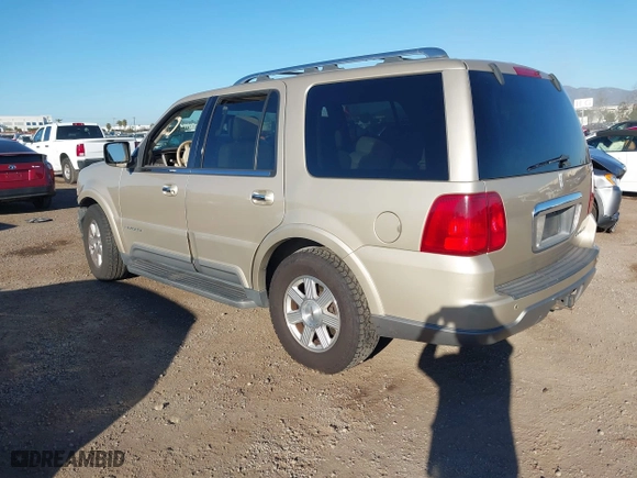 2004 Lincoln Navigator Luxury with VIN 5LMFU27R14LJ42966, listed as a IAAI auction lot 41614278 with 203,785 mi miles. Bid and sale history available at carsss.com. Image 3.