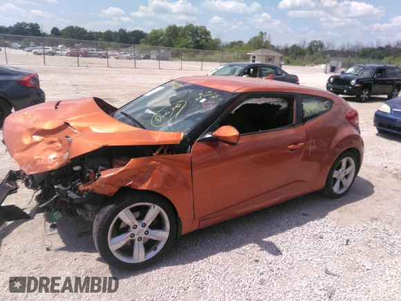 2012 Hyundai Veloster w/Gray Int z VIN KMHTC6AD7CU030176, wystawiony jako IAAI lot #36994035 z przebiegiem Nie podano mil oraz . Historia ofert i sprzedaży dostępna na DreamBid. Obrazek 2.
