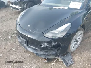2023 Tesla Model 3 z VIN 5YJ3E1EAXPF639326, wystawiony jako IAAI lot #42132181 z przebiegiem 51 808 mil mil oraz . Historia ofert i sprzedaży dostępna na DreamBid. Obrazek 6.