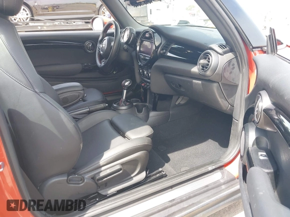 2019 MINI Convertible Cooper S with VIN WMWWG9C58K3E40700, listed as a IAAI auction lot 41985685 with 29,128 mi miles. Bid and sale history available at carsss.com. Image 5.